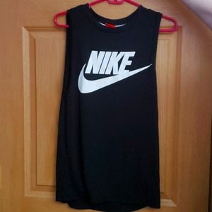 Like new M Nike muscle tee - Women's